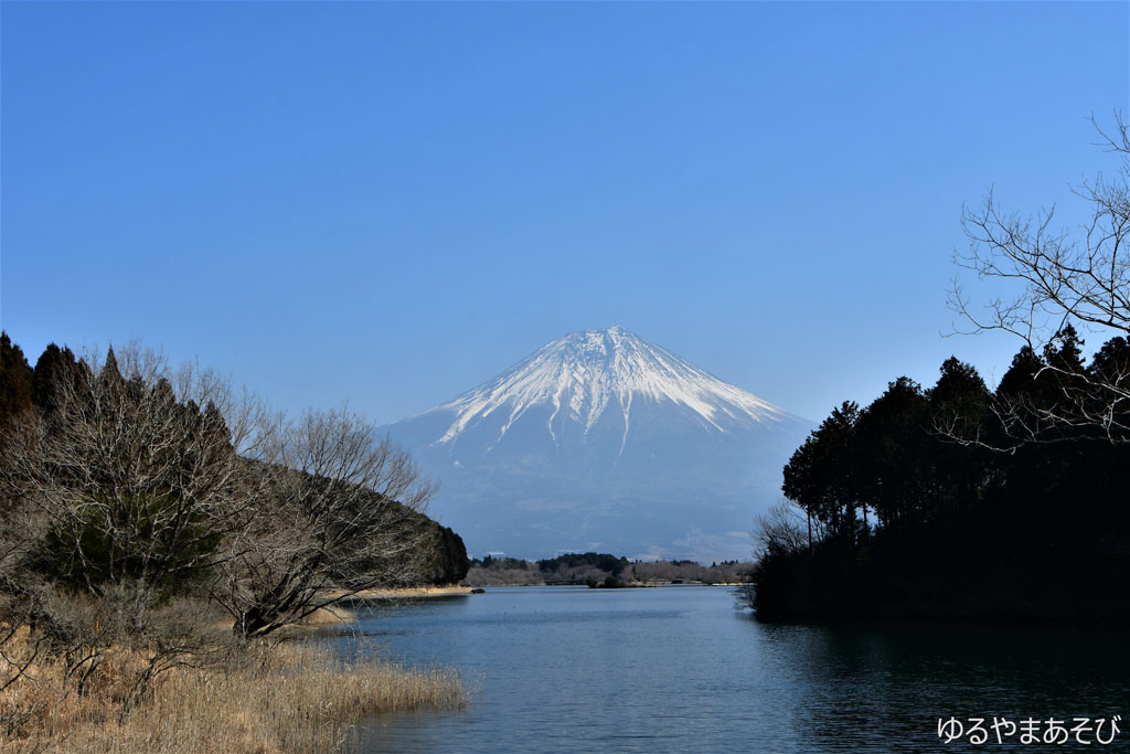 田貫湖と富士山（4月と8月にここからダイヤモンド富士が望める）