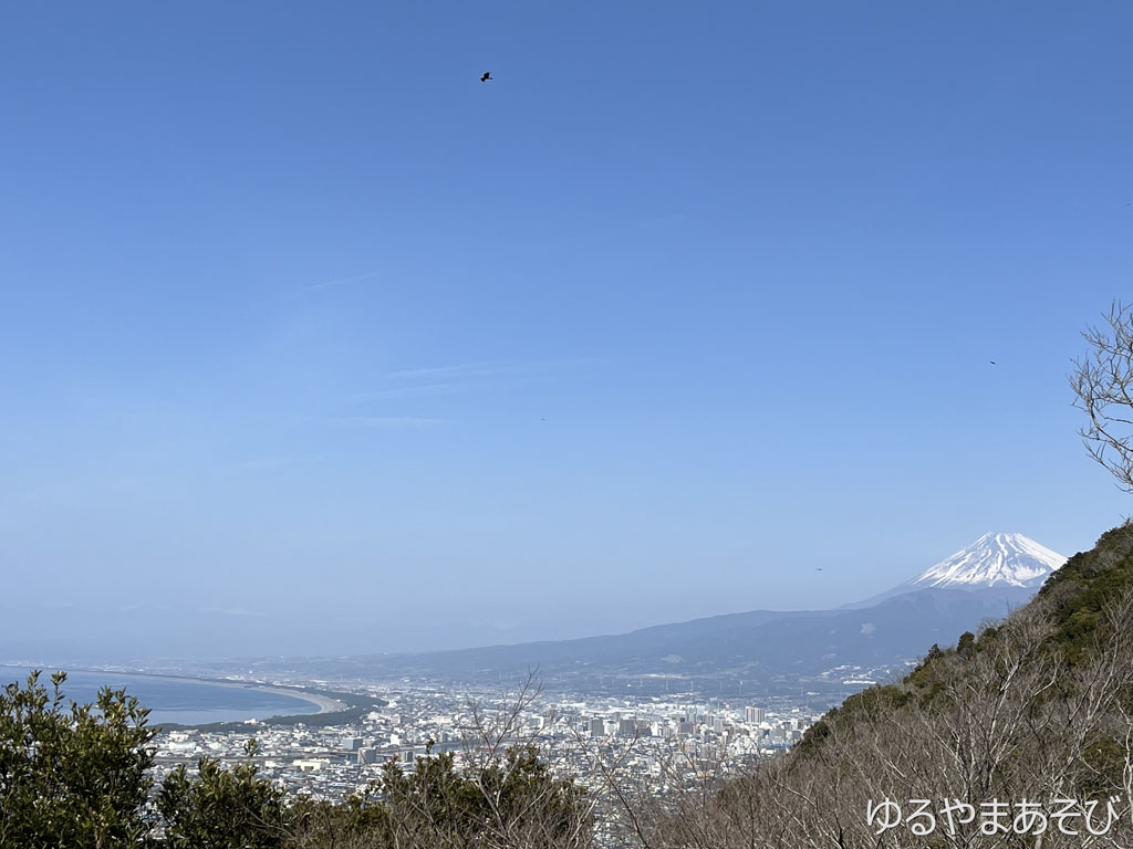志下坂峠付近からの富士山と駿河湾