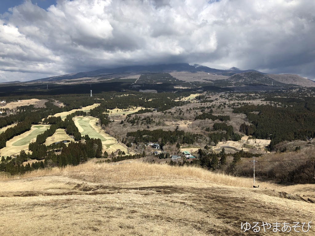 馬の背見晴台からの眺望（富士山雲の中）
