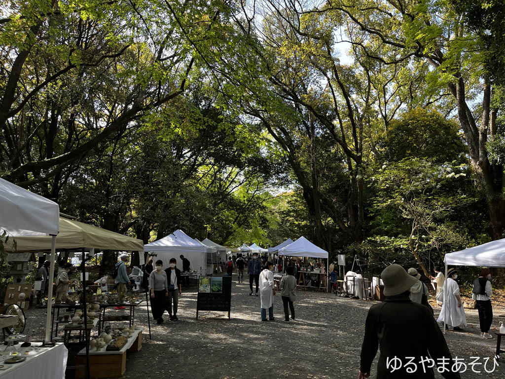 静岡懸護國神社の境内で『フリーマーケット葵市』開催中