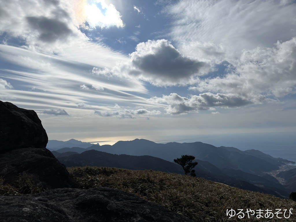 仁科峠展望台からの眺望（雲がきれいです）