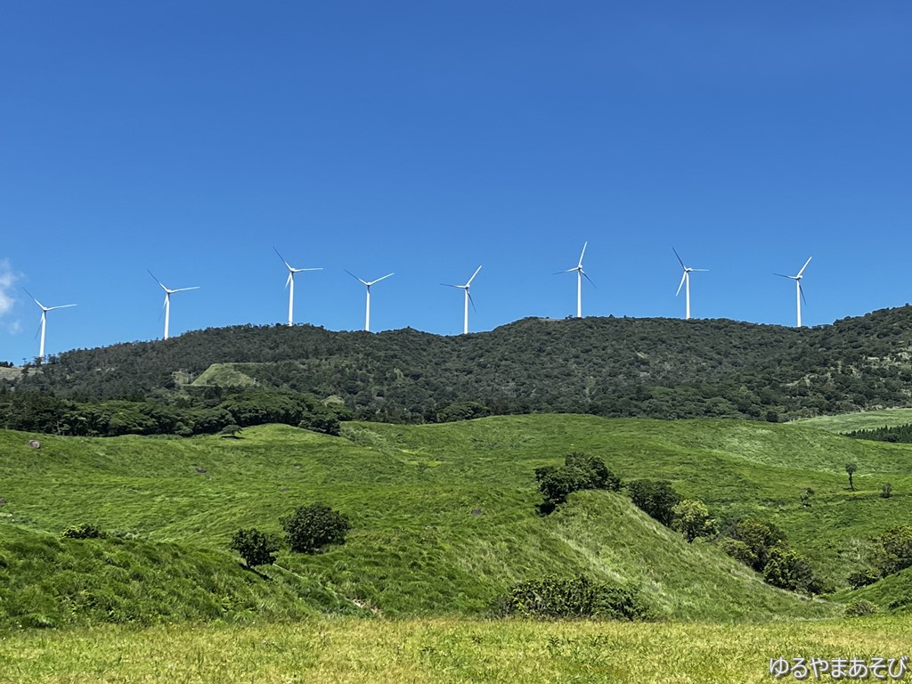 細野高原と真白な風力発電