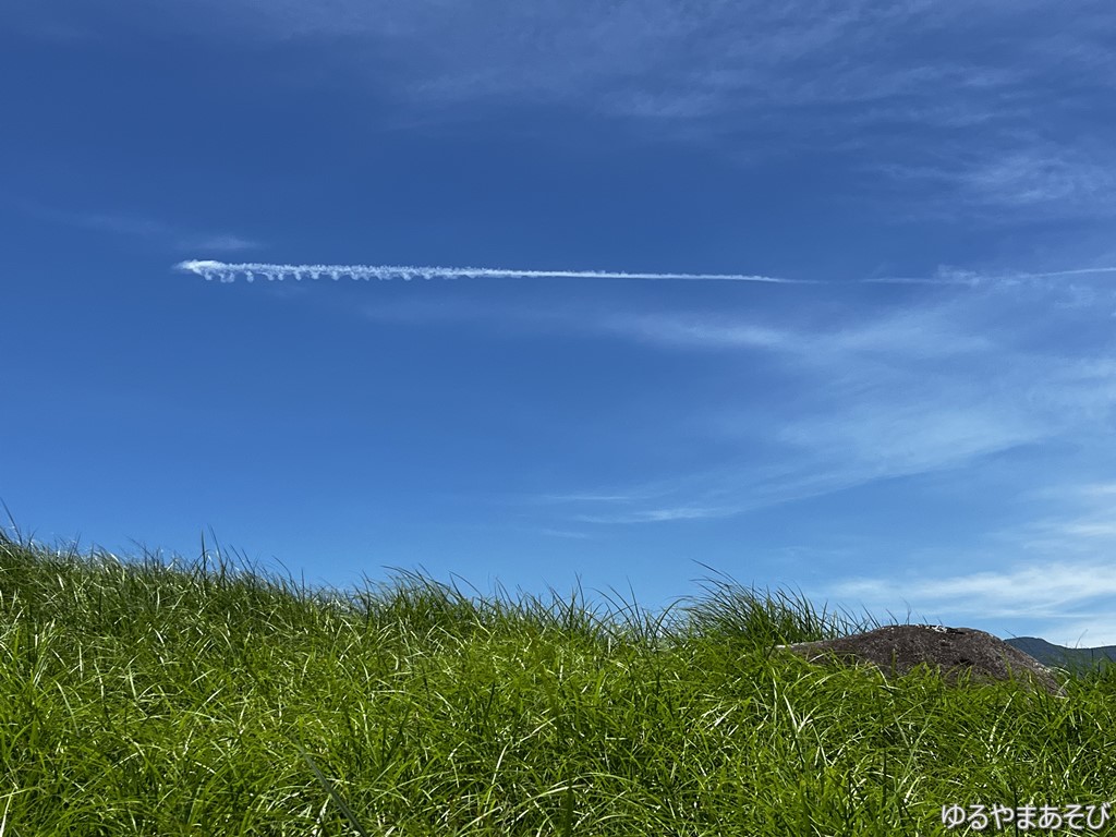 細野高原と飛行機雲